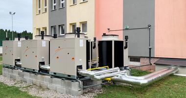 Vytápění sestavou plynových tepelných čerpadel a kondenzačních kotlů na ZS Drienov